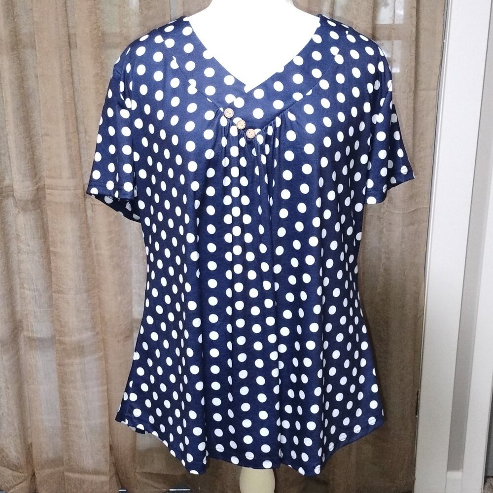 Women's Ninedaily XL S/S Navy & White Top. NWT.
